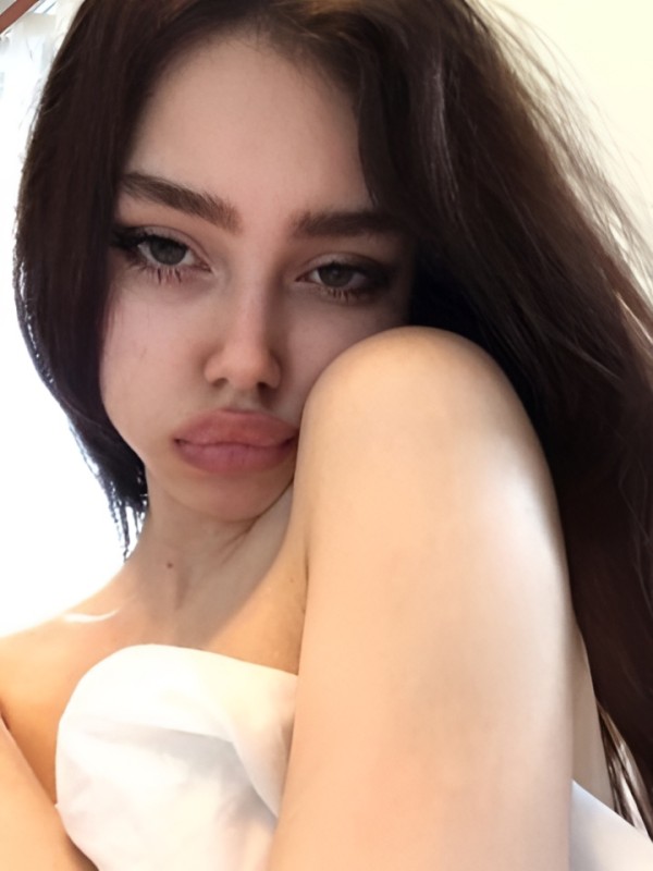 Владислава привлекательная девушка из Алдана цена от 2000 руб