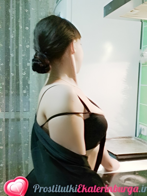 Юстина привлекательная девушка из Алдана цена от 2500 руб