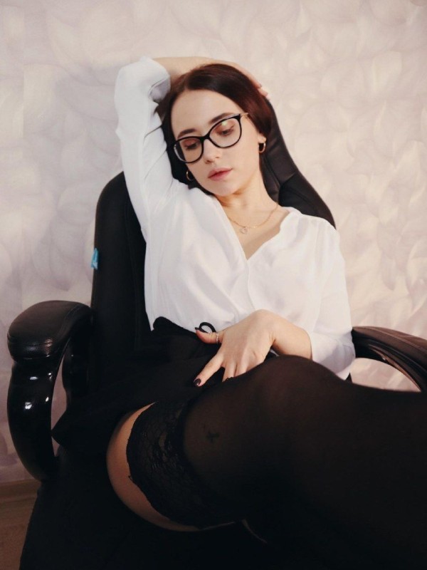 Яночка привлекательная девушка из Алдана цена от 3500 руб