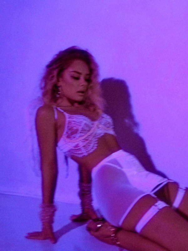 Лиля привлекательная девушка из Алдана цена от 4000 руб